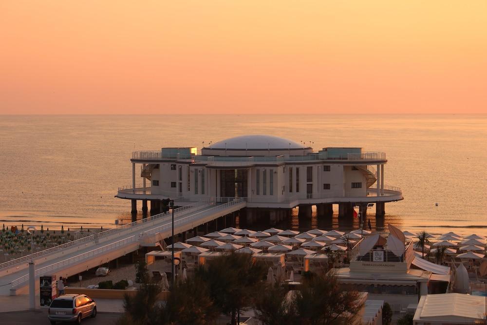 Hotel Cristallo Senigallia Exteriör bild
