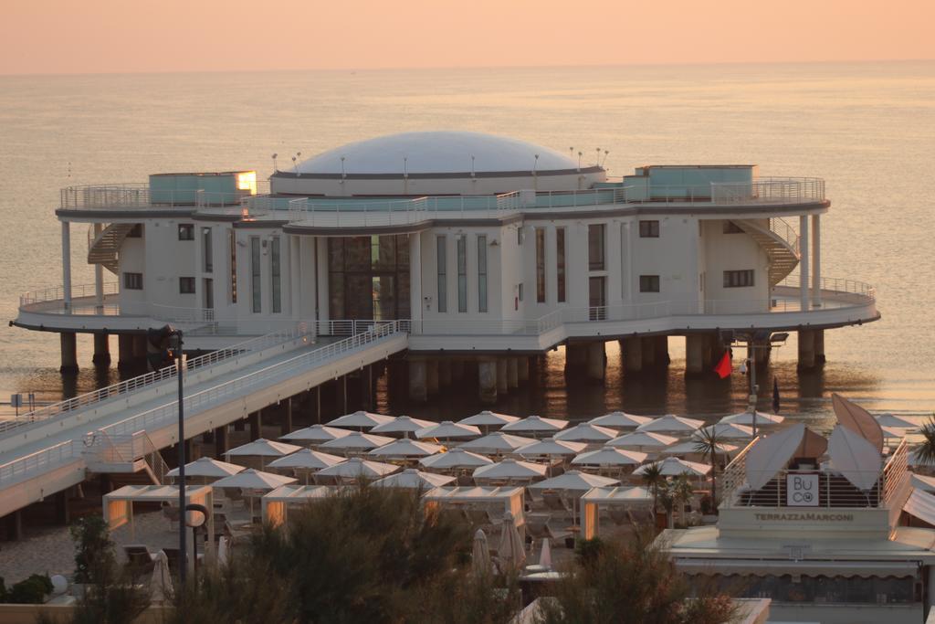 Hotel Cristallo Senigallia Exteriör bild